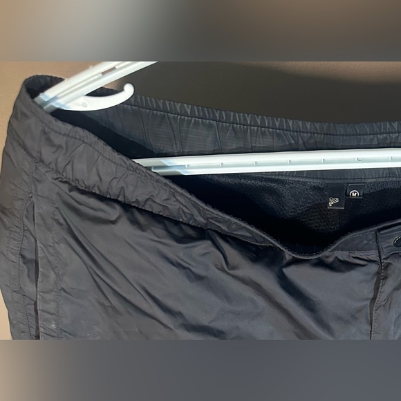 Isaora men’s medium board shorts - Picture 3 of 3